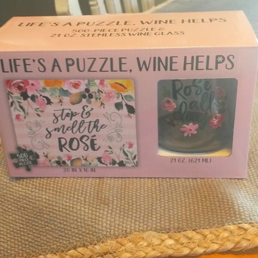 Seamless wine glass and jigsaw puzzle set